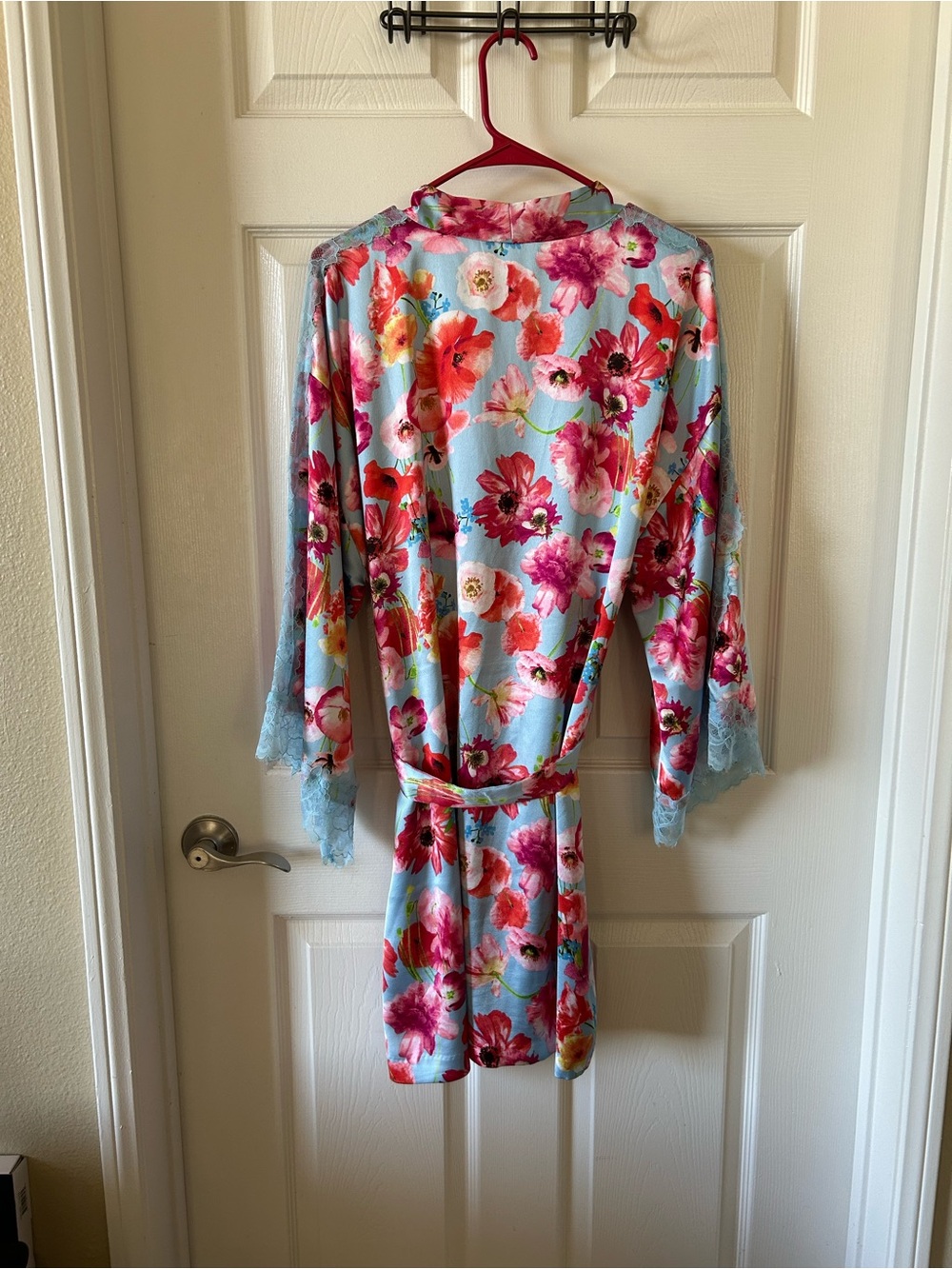 VS Floral Robe - Picture 2 of 6
